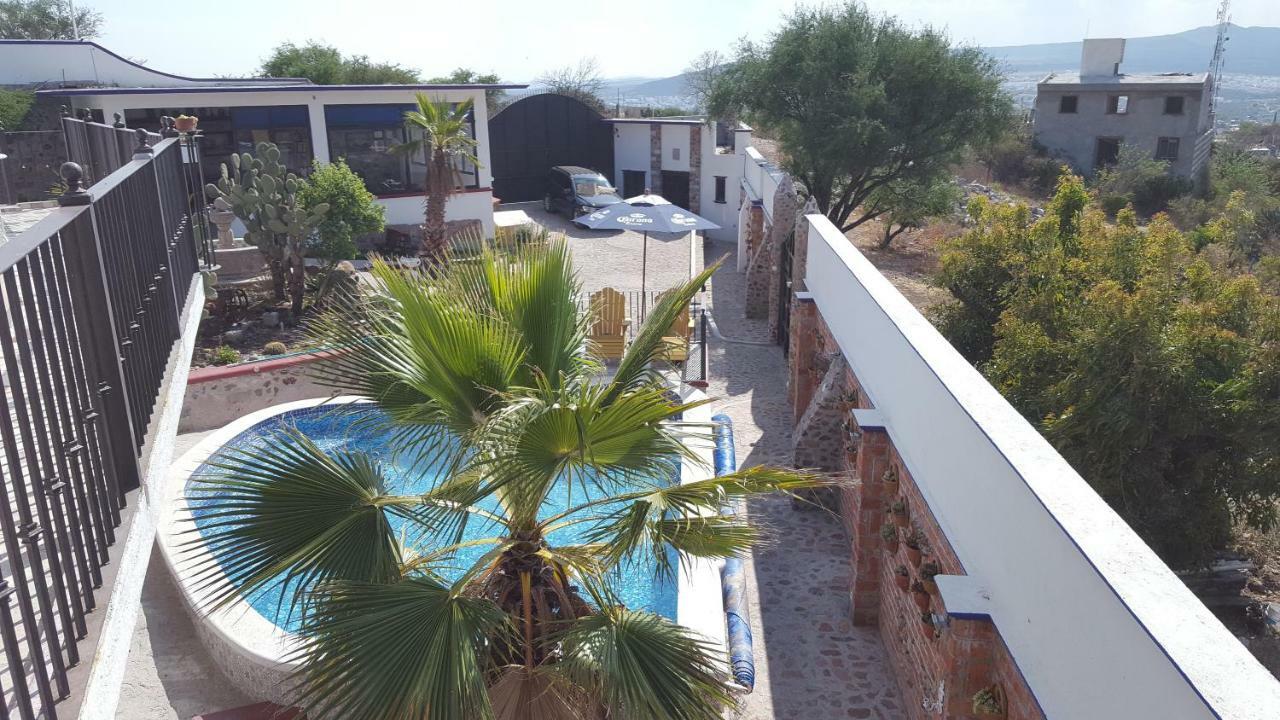 La Casona Azul Bed N Breakfast Santa Rosa de Jauregui Exterior photo